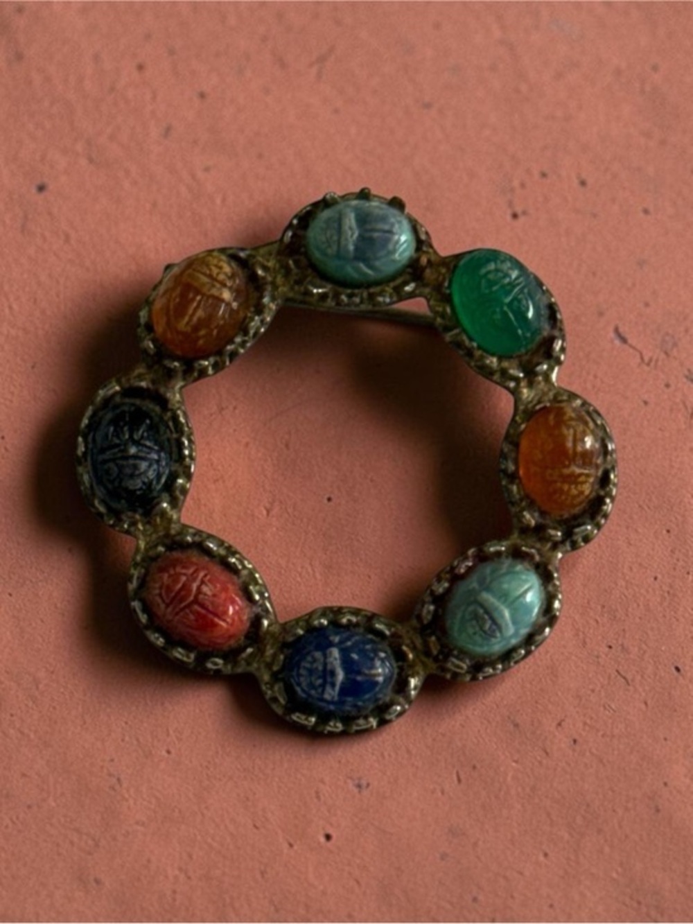 🫶🏻 Vintage Scarab Multicolor Circle Brooch